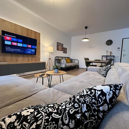 High-Rise Luxury Apartment With Free Parking Bucureşti Exterior foto