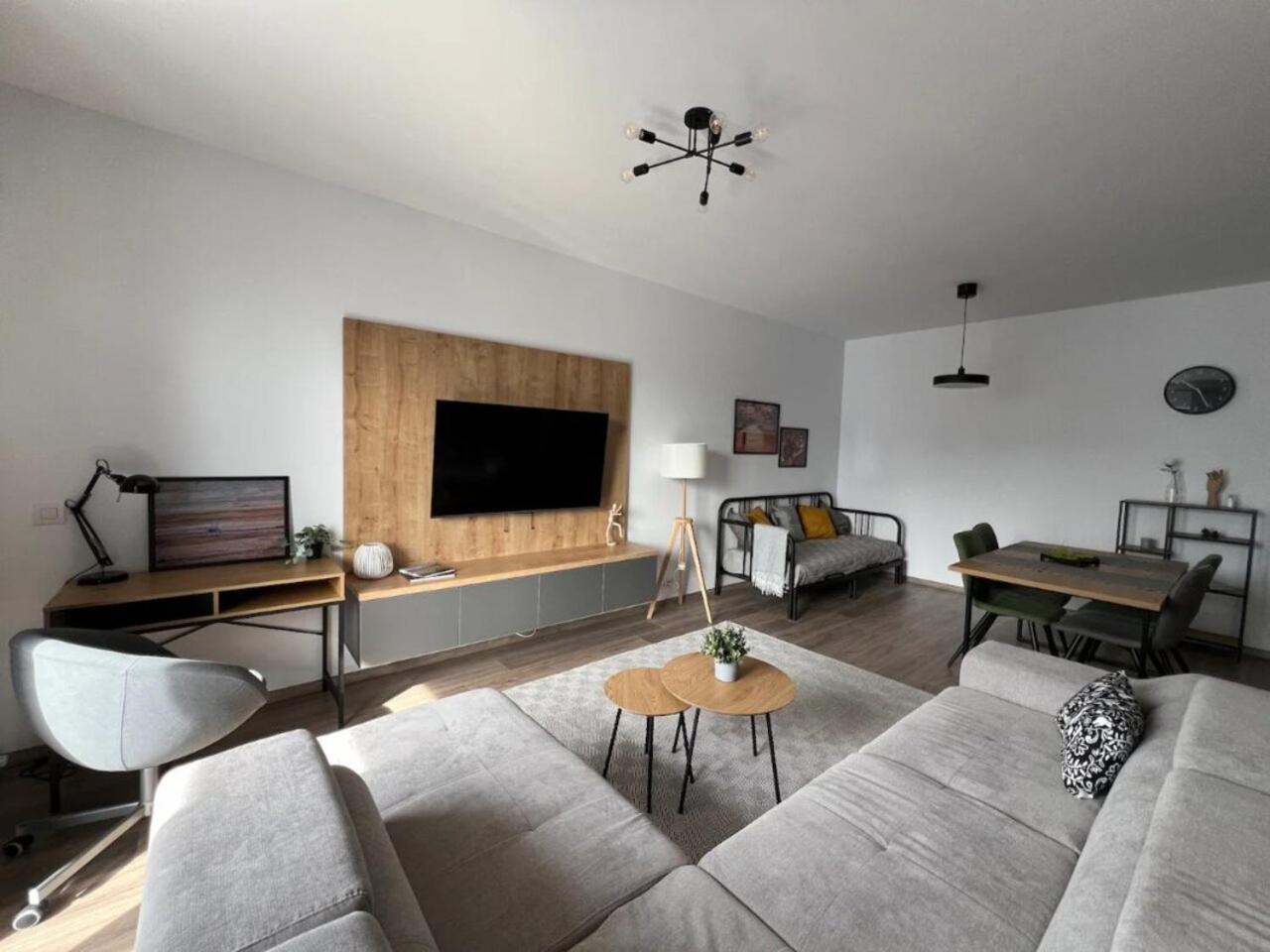 High-Rise Luxury Apartment With Free Parking Bucureşti Exterior foto